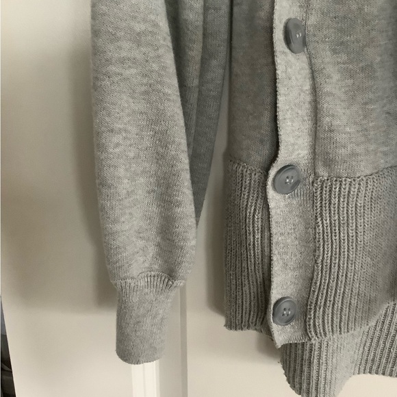 Tahari sweater. - Picture 3 of 3